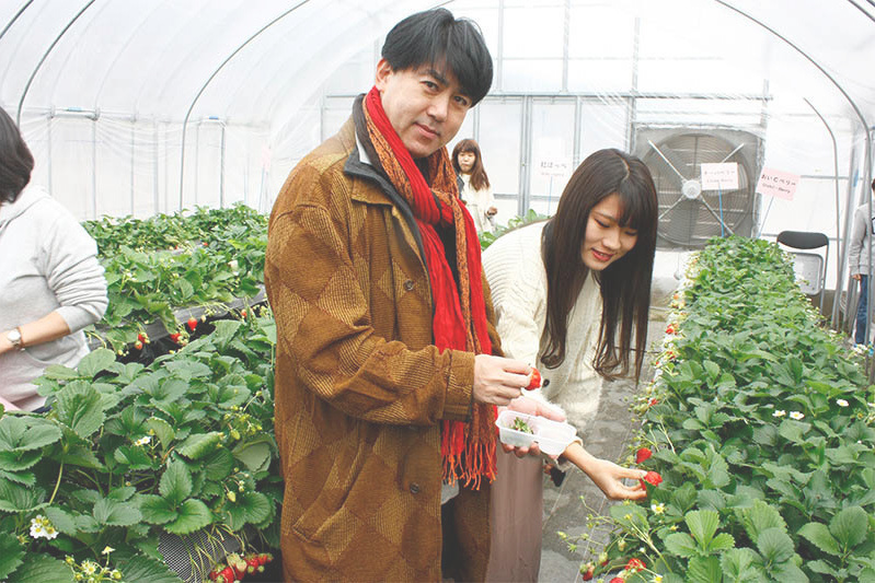 お口の周り真っ赤で可愛いね