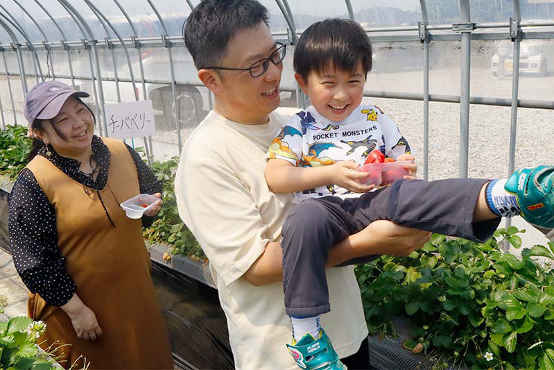 持ち込みでチョコ苺美味しそう