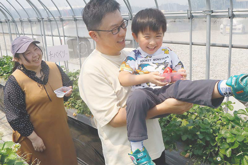 持ち込みでチョコ苺美味しそう