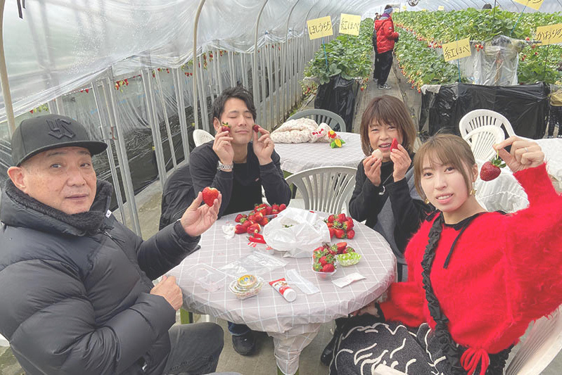 あきらいちご園苺狩り4月